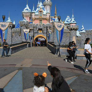 Meet your Posher, Candy